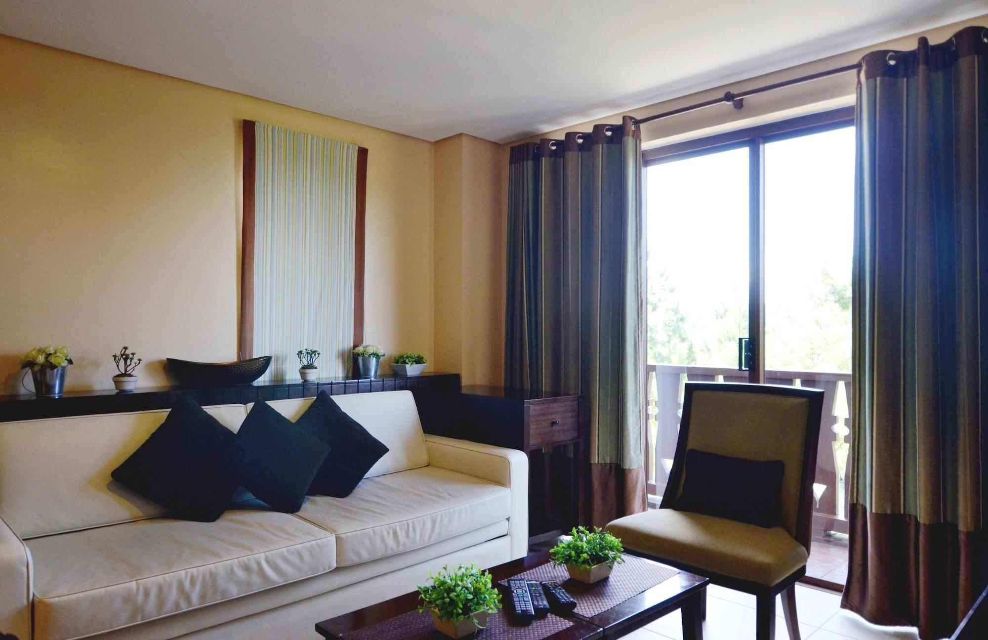 Crosswinds Resort Suites Tagaytay City Exterior foto