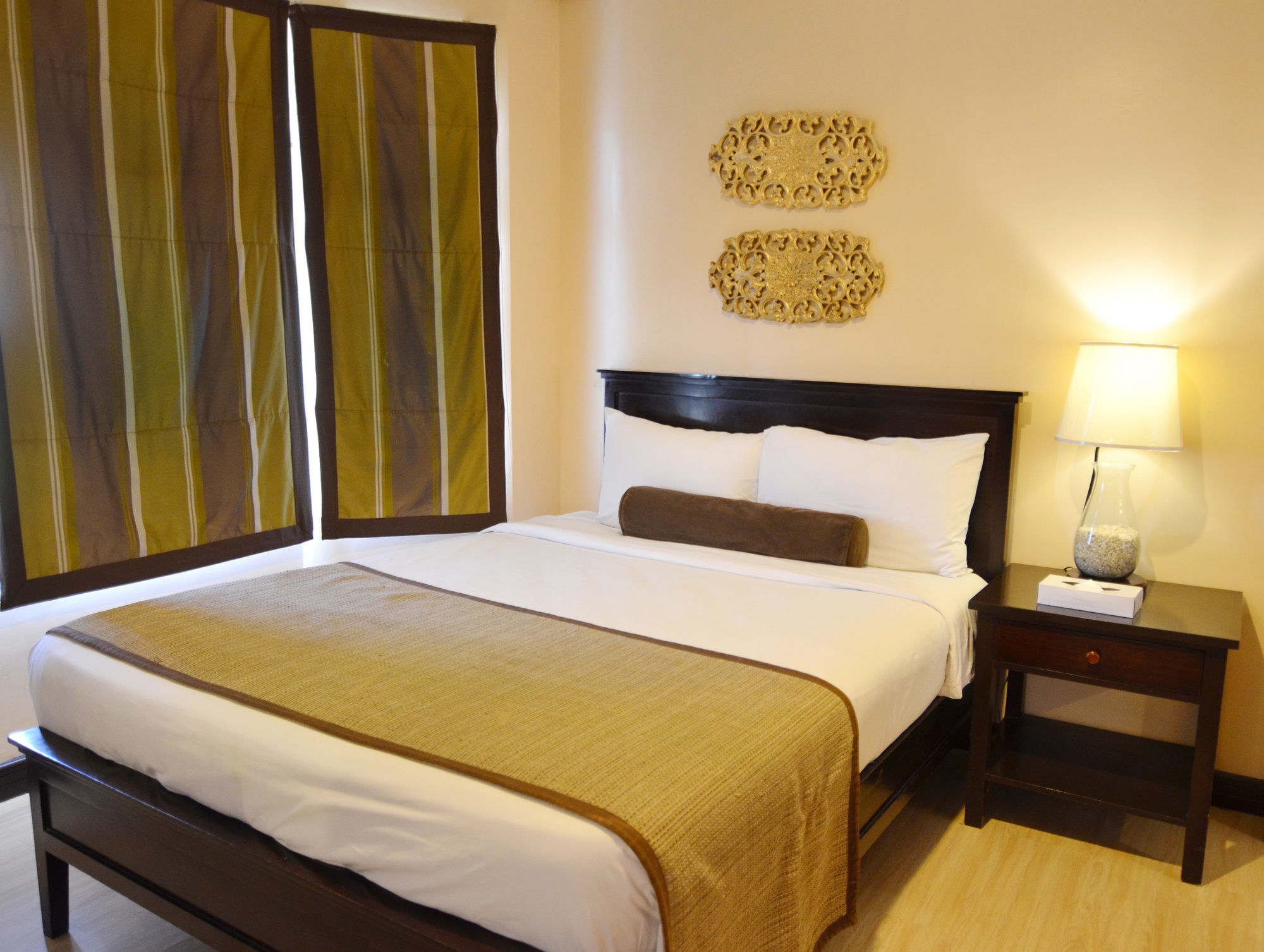 Crosswinds Resort Suites Tagaytay City Exterior foto